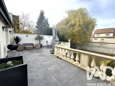 Maison - 180 m² - 5 pièces