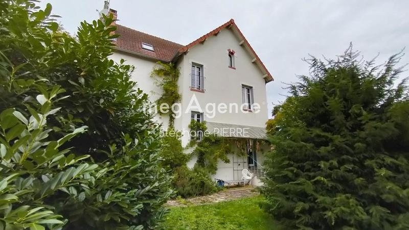 Villa - 270 m² - 9 pièces