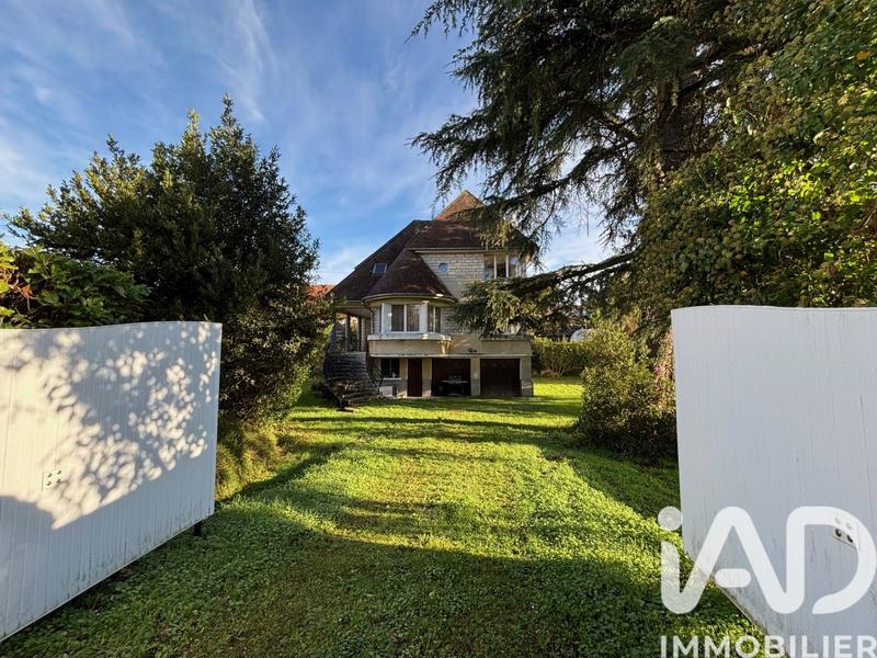 Maison - 162 m² - 8 pièces