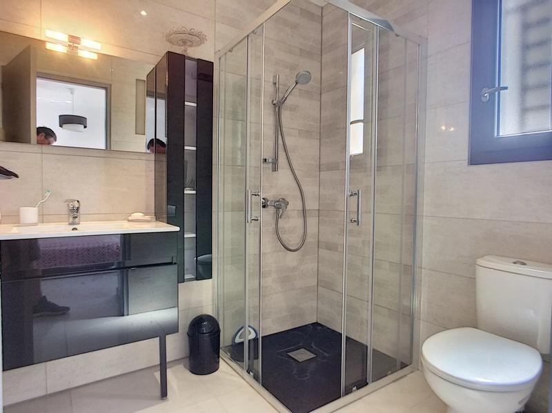 Maison - 274 m² - 12 pièces