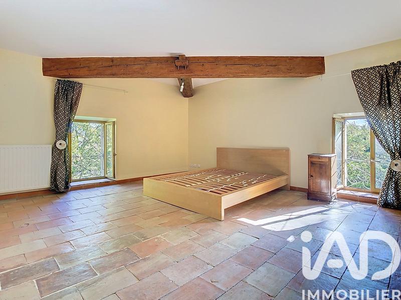 Maison - 465 m² - 12 pièces