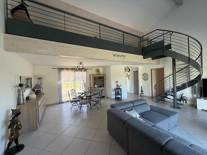 Maison - 182 m² - 6 pièces