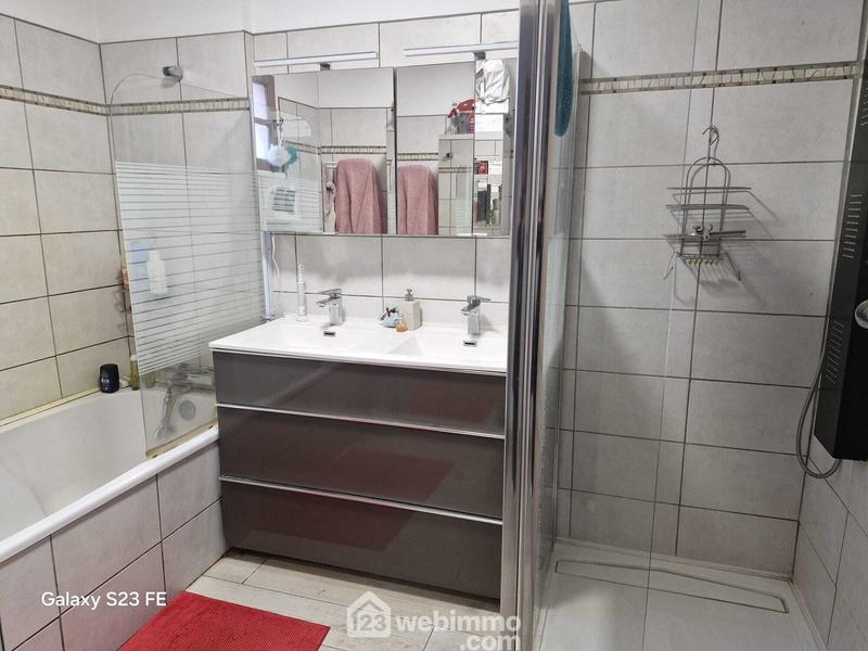 Villa - 90 m² - 4 pièces