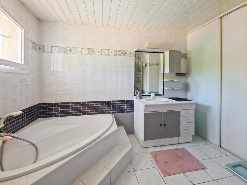 Villa - 167 m² - 6 pièces