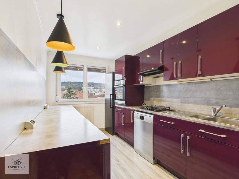 Appartement - 80 m² - 4 pièces