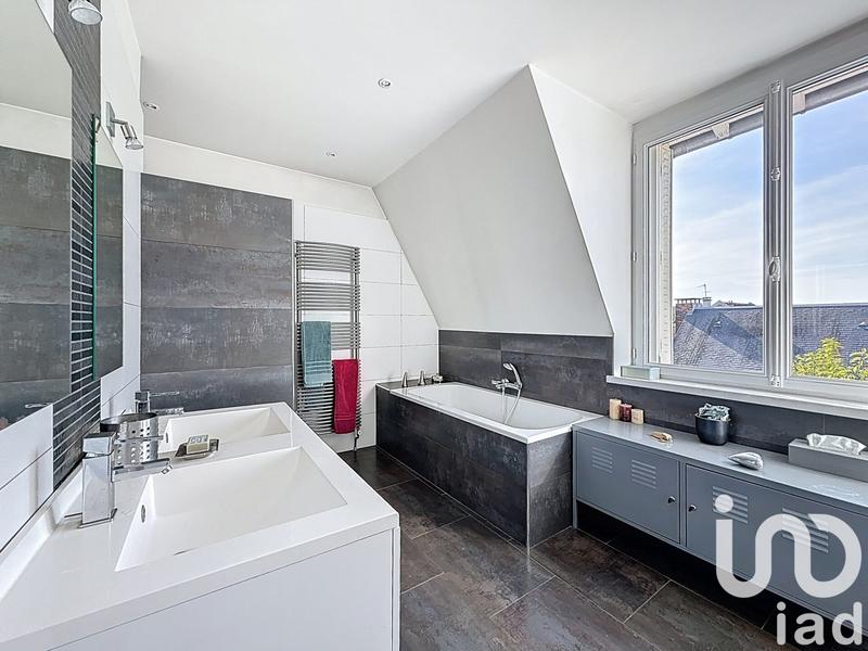 Maison - 145 m² - 6 pièces