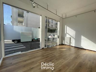 Local d'activité / Entrepôt - 74 m² - 2 pièces