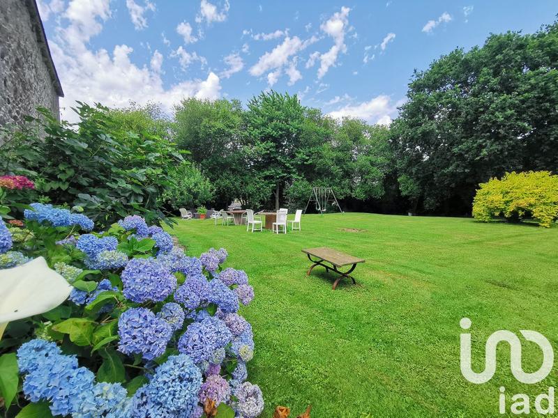 Maison - 236 m² - 8 pièces