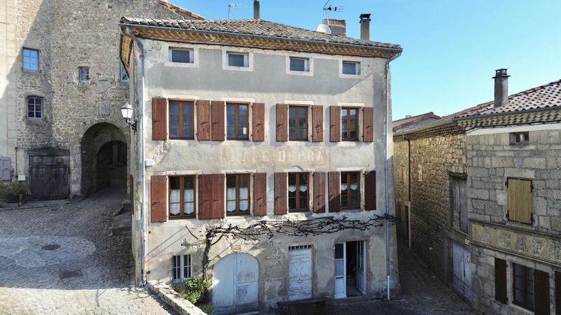 Maison - 157 m² - 8 pièces