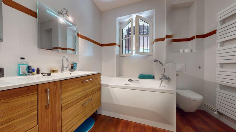 Maison traditionnelle - 350 m² - 12 pièces