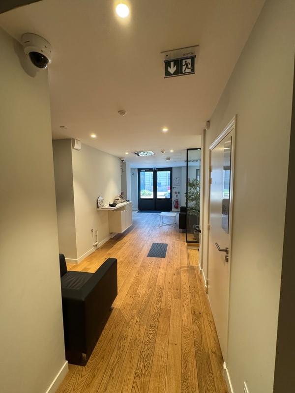 Local commercial - 287 m² - 6 pièces