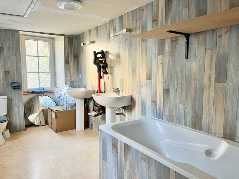 Maison - 230 m² - 13 pièces