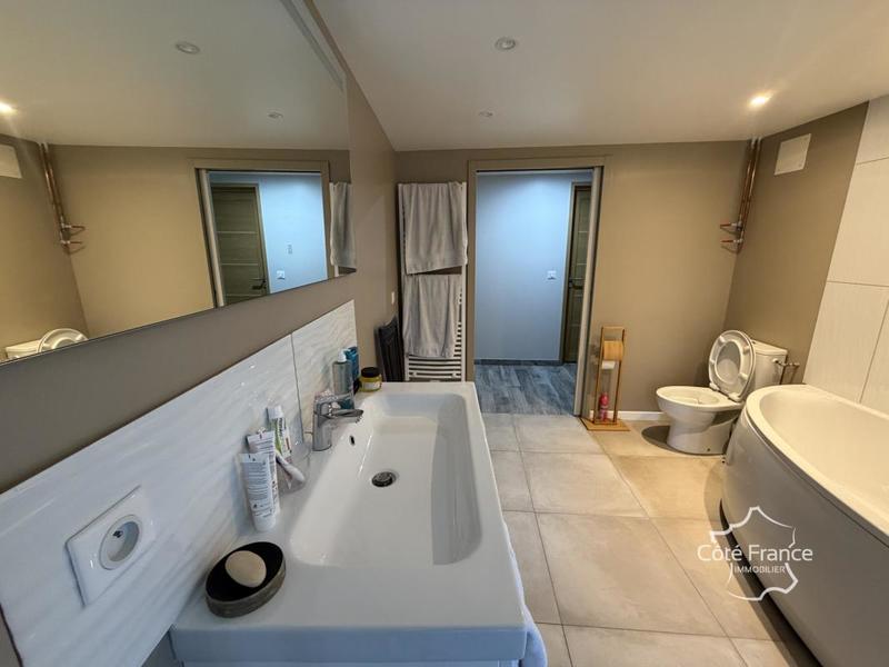 Demeure - 418 m² - 14 pièces