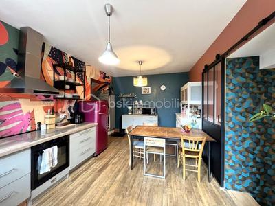 Maison - 196 m² - 6 pièces