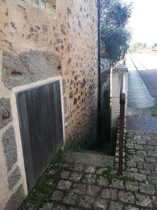 Maison - 220 m² - 11 pièces