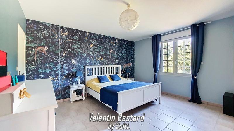 Maison - 260 m² - 10 pièces