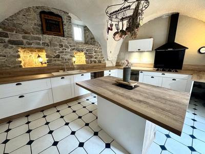 Maison - 166 m² - 7 pièces