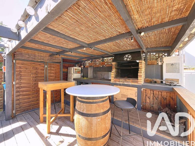 Maison - 240 m² - 5 pièces