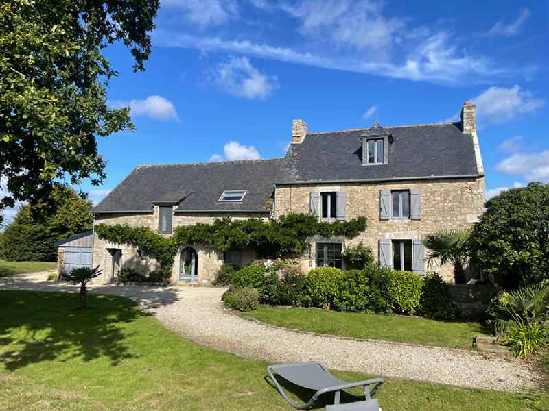 Maison - 228 m² - 7 pièces