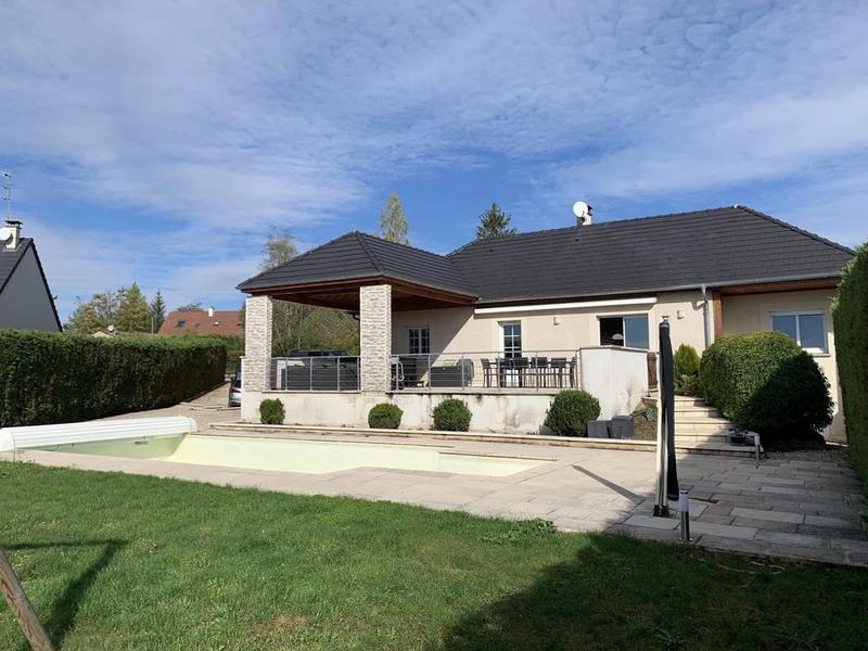 Maison - 147 m² - 6 pièces