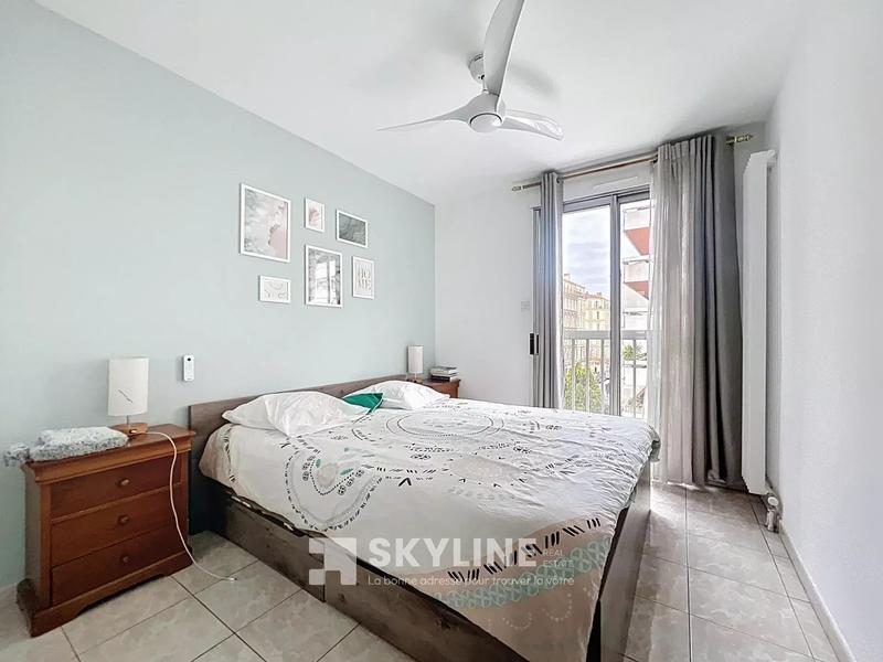 Appartement - 80 m² - 4 pièces