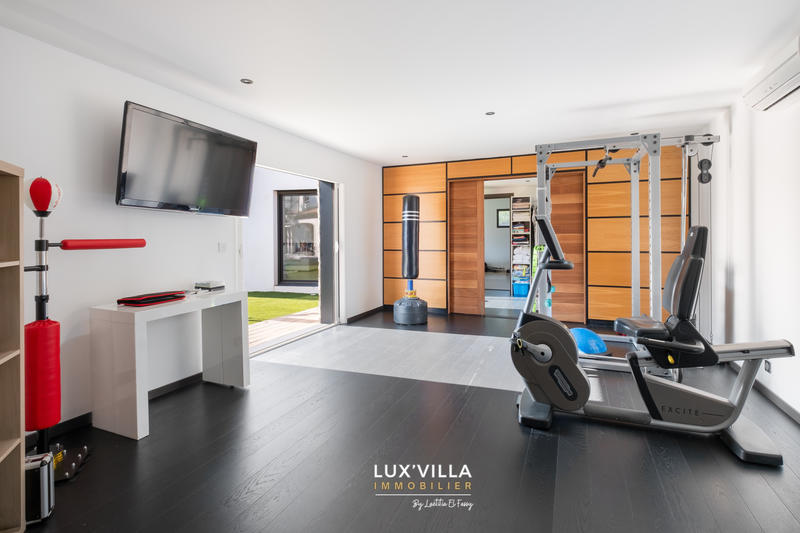 Villa - 344 m² - 12 pièces