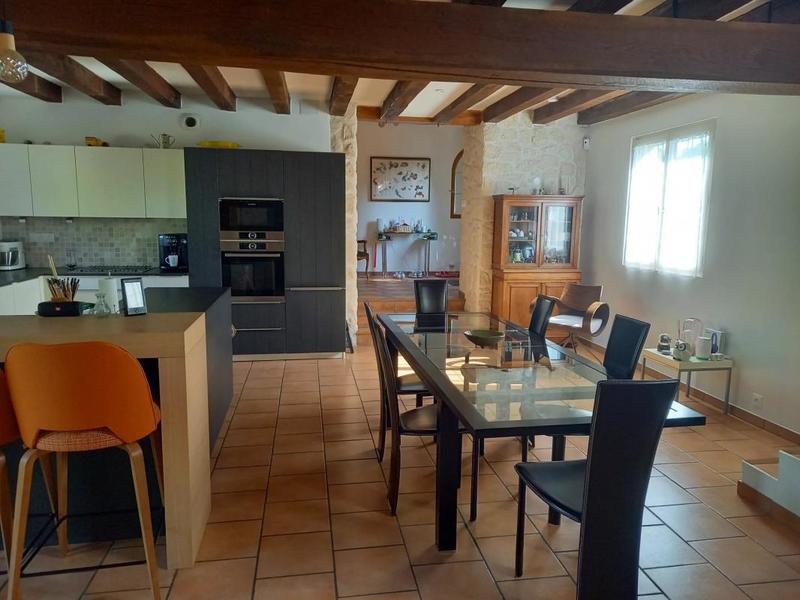 Propriété - 258 m² - 8 pièces