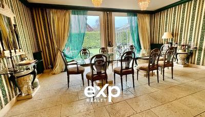 Propriété - 230 m² - 7 pièces