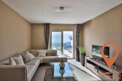 Viager - Villa - 620 m² - 9 pièces