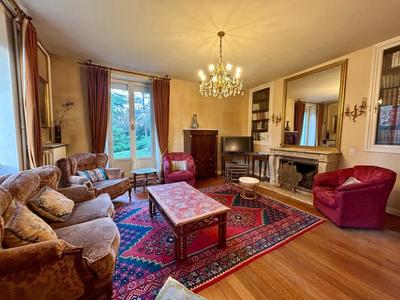 Maison de maîtres - 250 m² - 8 pièces