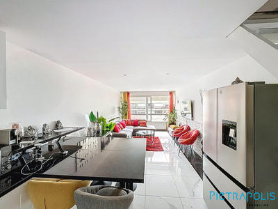 Appartement - 90 m² - 4 pièces