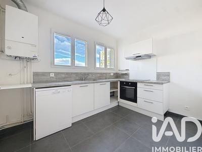 Appartement - 77 m² - 4 pièces