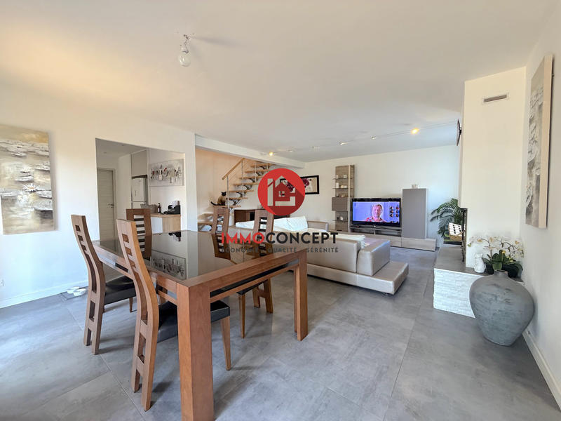 Maison traditionnelle - 160 m² - 6 pièces