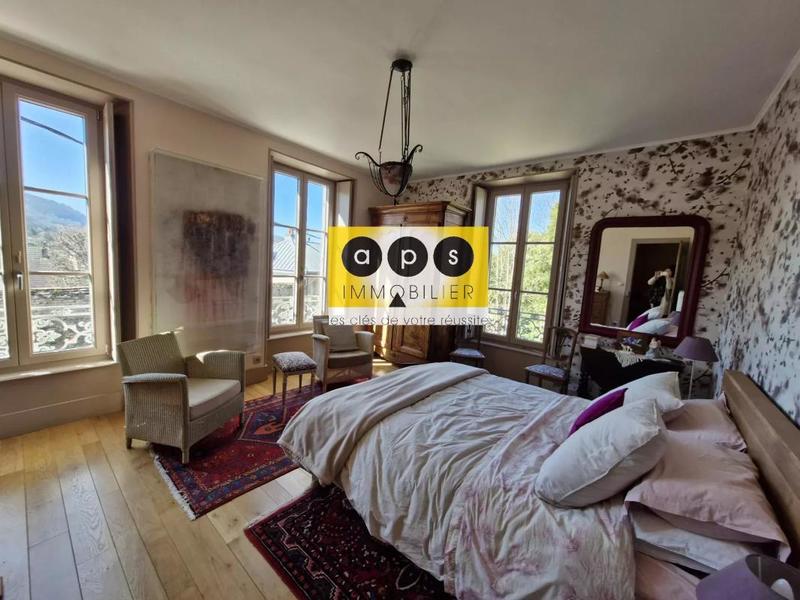 Maison de ville - 200 m² - 8 pièces