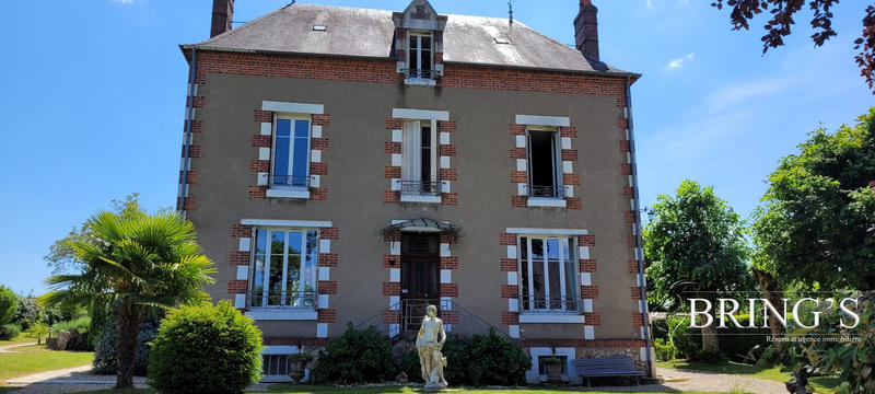 Maison - 222 m² - 9 pièces