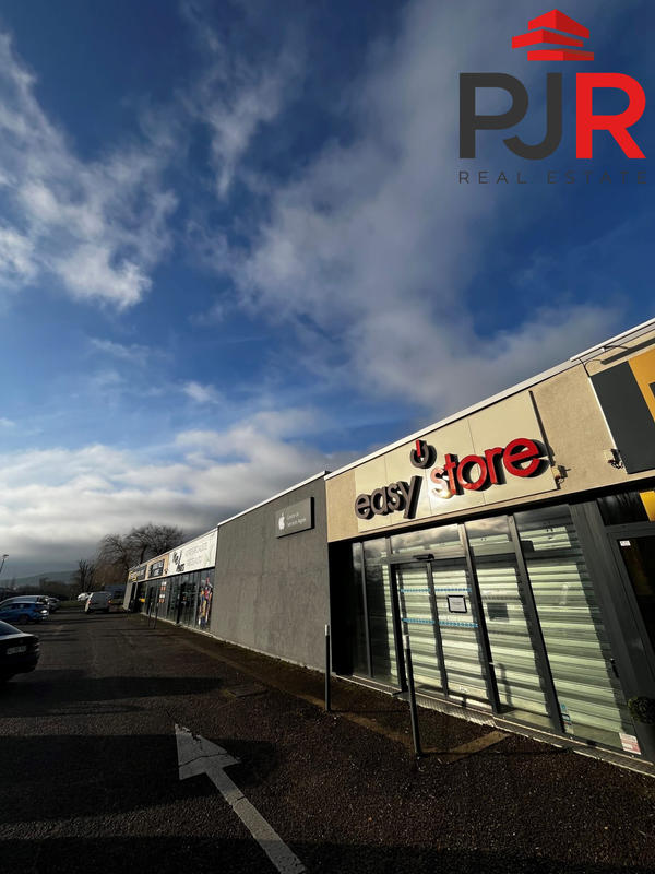 Local commercial - 284 m²