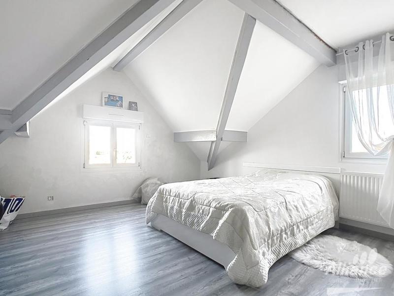 Maison - 222 m² - 9 pièces