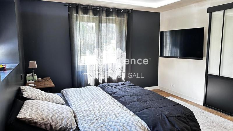 Maison - 200 m² - 7 pièces