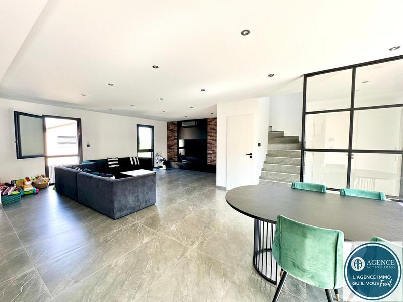 Maison - 107 m² - 5 pièces