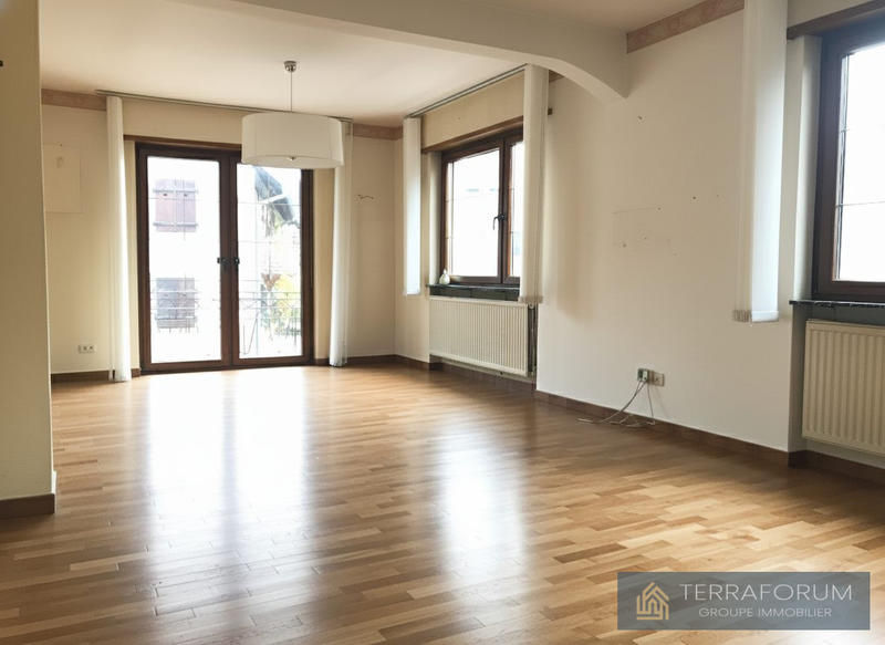 Maison - 93 m² - 4 pièces