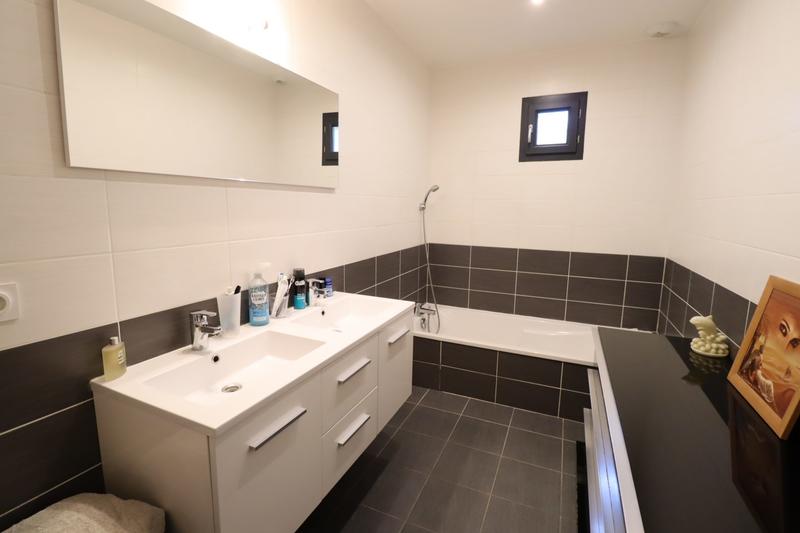 Maison - 121 m² - 4 pièces