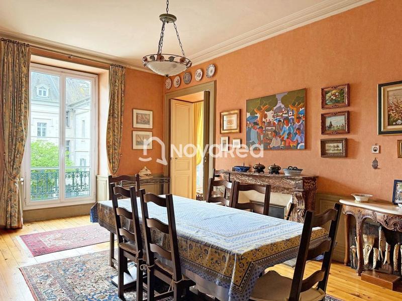 Appartement - 188 m² - 5 pièces