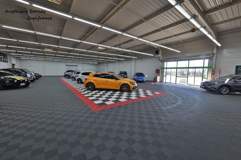 Local d'activité / Entrepôt - 2 930 m² - 8 pièces