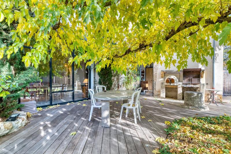 Maison - 342 m² - 9 pièces