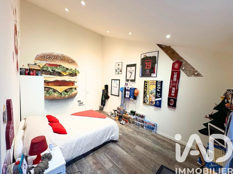 Maison - 200 m² - 7 pièces