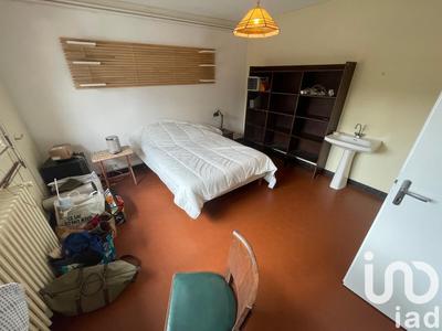 Maison - 241 m² - 12 pièces