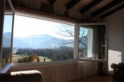 Gîte Itzultipia face aux montagnes basques