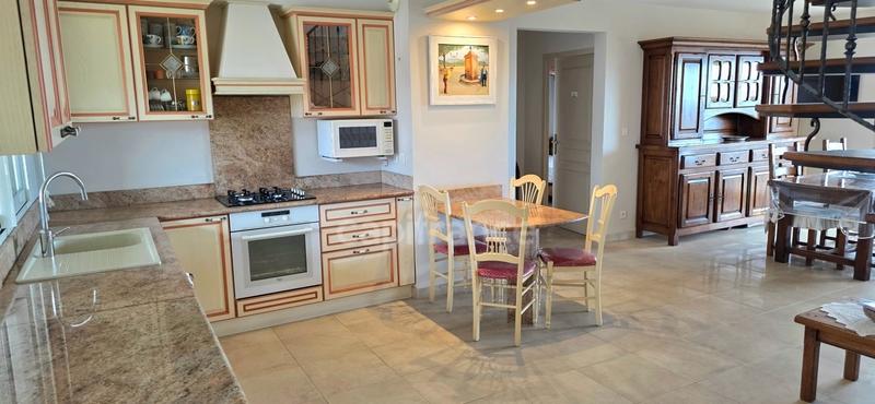 Appartement - 150 m² - 5 pièces