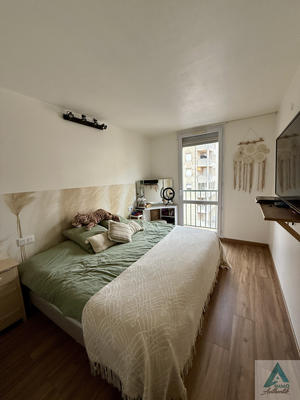 Appartement - 80 m² - 4 pièces