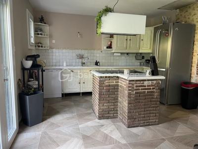 Maison - 143 m² - 6 pièces